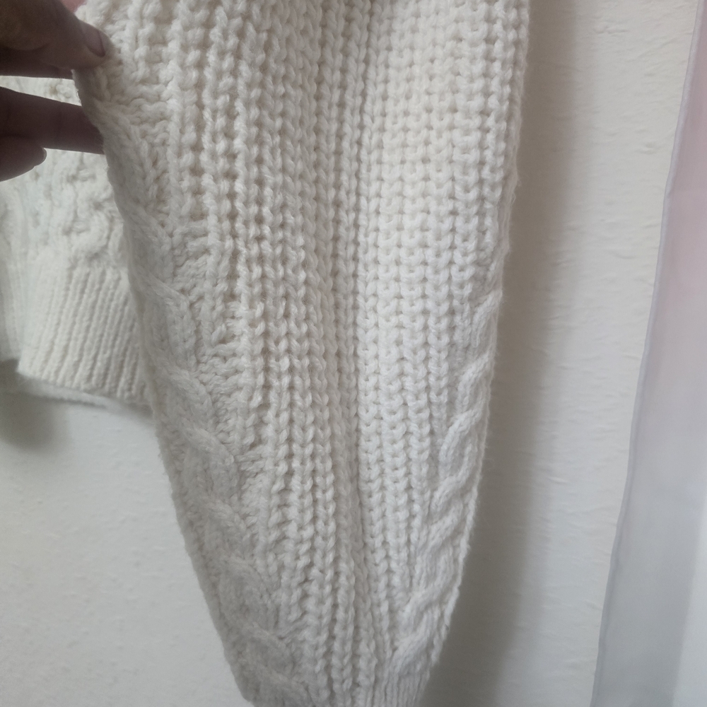H&M Cream Cable Knit Crewneck Sweater - Picture 4 of 12